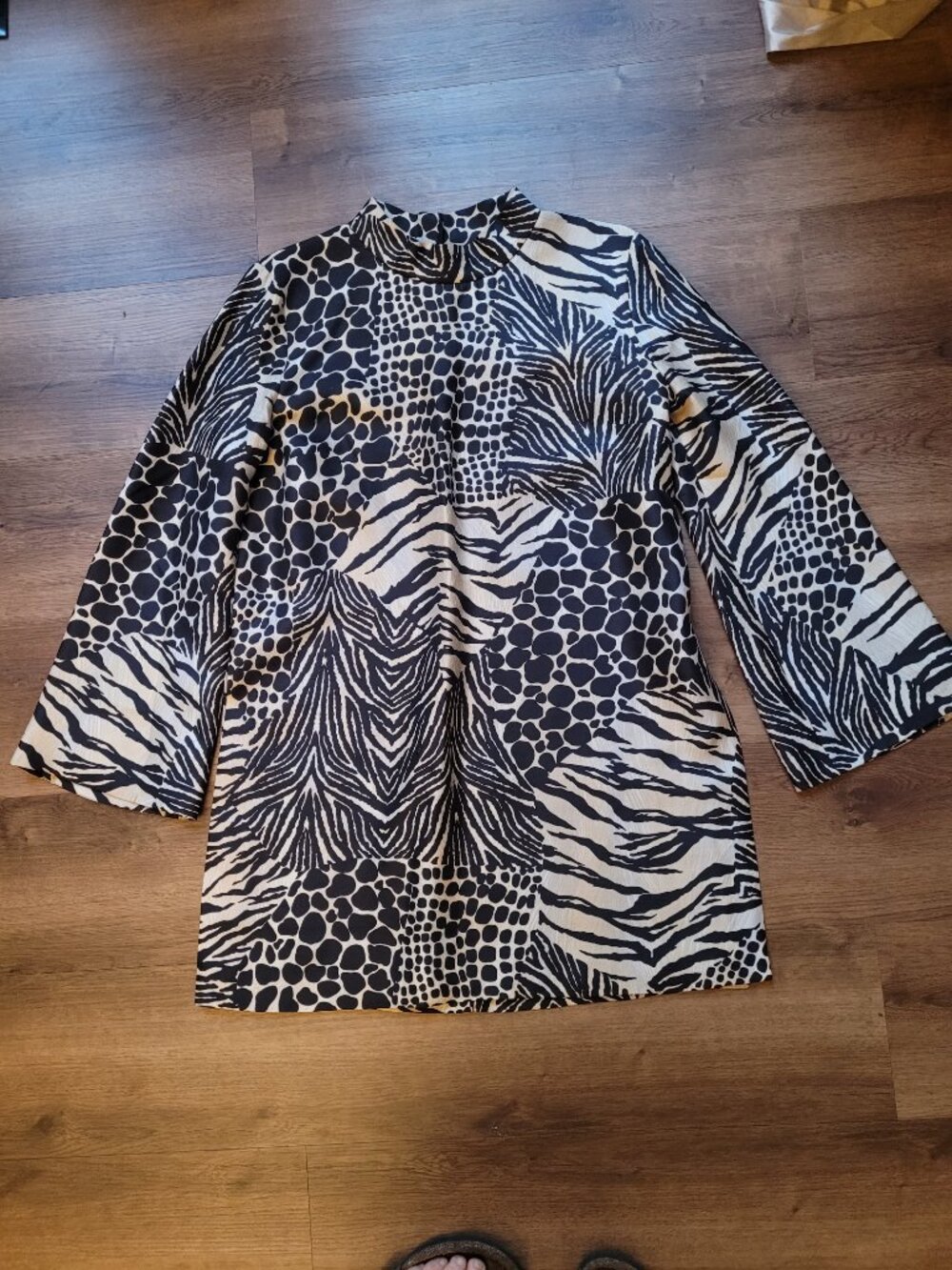 Dolce and Gabbana iconic Y2K silk animal print tunic - Picture 3 of 15